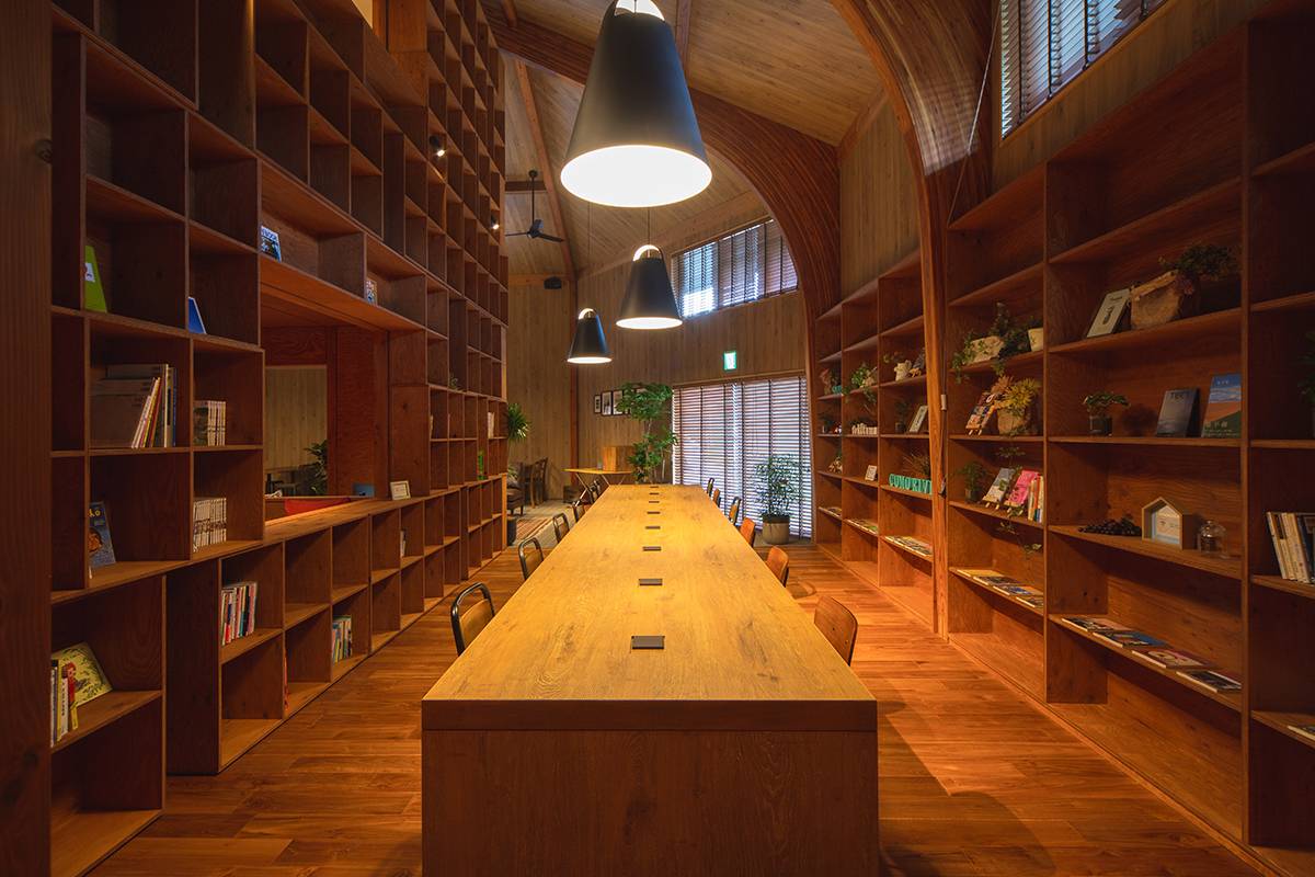 ライブラリーラウンジ
