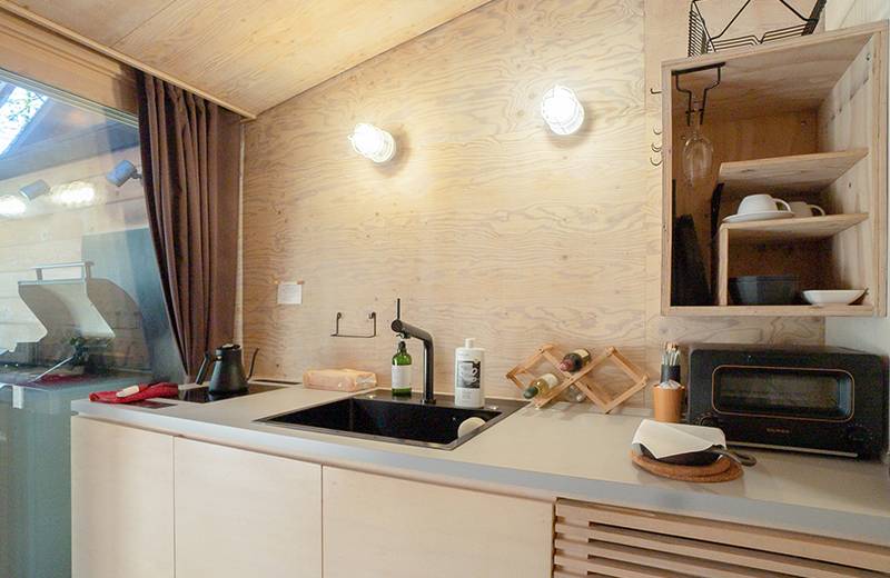 デラックスキャビン